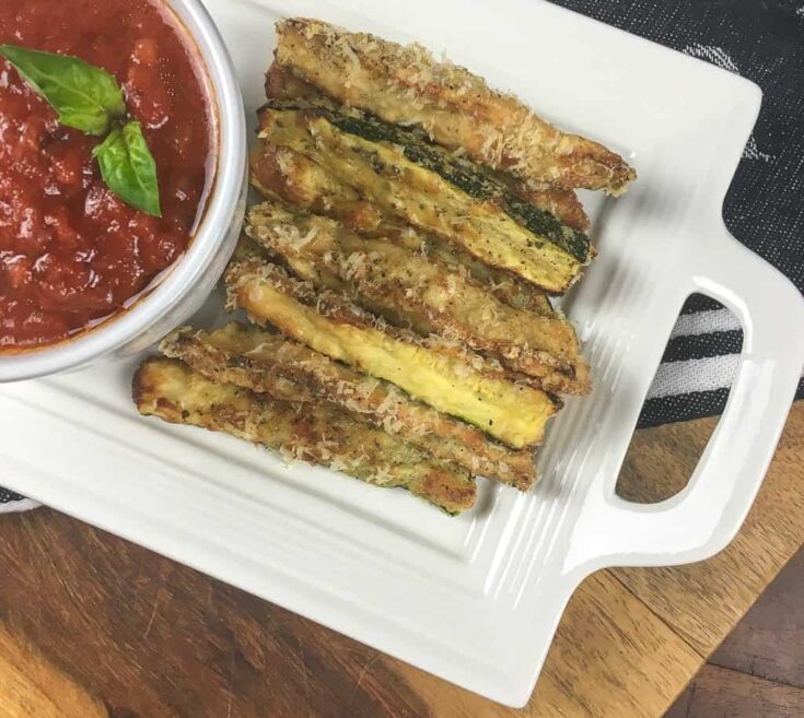 Crispy Zucchini Fries with Marinara Sauce