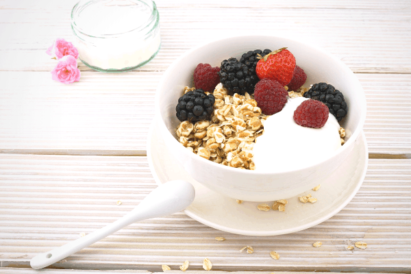 what is oatmeal - a bowl of museli with fruit