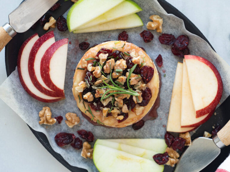 Baked Brie with Cranberries and Walnuts